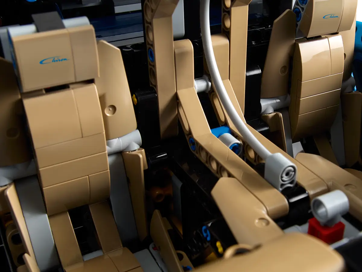 Lego Technic Bugatti Chiron 42083 Supercar Kit