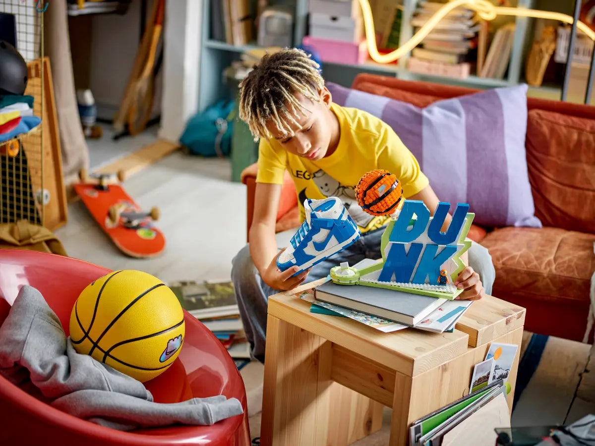 LEGO x Nike Dunk High (43008) | Sneaker Construction Model | 1,180 Pieces